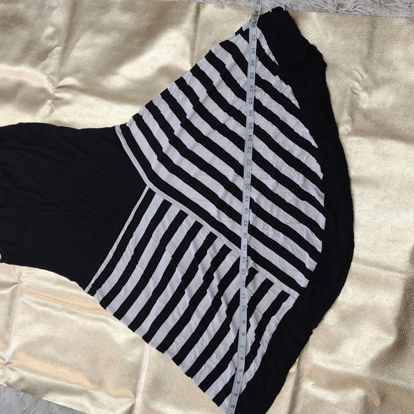 𝅺spense Dress - Picture 1 of 7